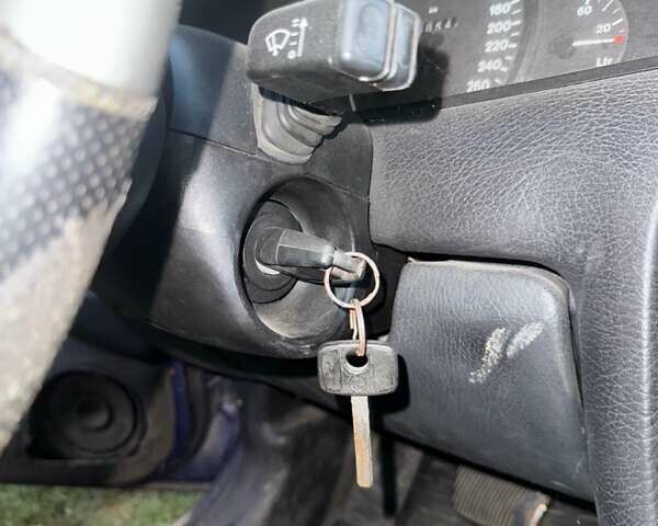 Синий Опель Омега, объемом двигателя 3 л и пробегом 560 тыс. км за 1500 $, фото 5 на Automoto.ua