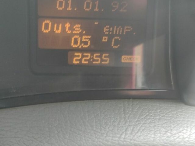 Синий Опель Омега, объемом двигателя 2.5 л и пробегом 320 тыс. км за 1800 $, фото 6 на Automoto.ua