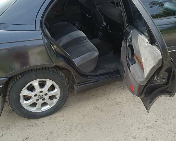 Синий Опель Омега, объемом двигателя 2.5 л и пробегом 297 тыс. км за 2000 $, фото 4 на Automoto.ua