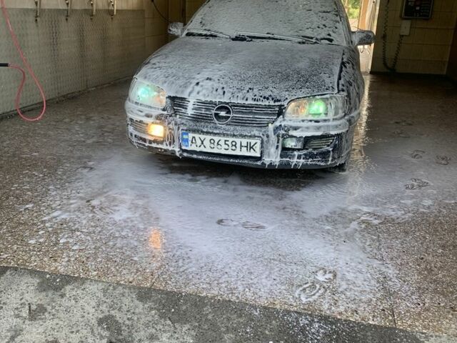 Синий Опель Омега, объемом двигателя 2.5 л и пробегом 133 тыс. км за 1400 $, фото 4 на Automoto.ua