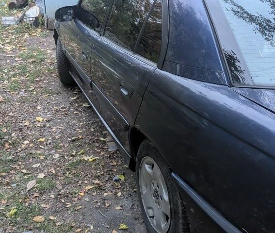 Опель Омега 1996 в Краматорске на Automoto.ua Синий Опель Омега, объемом двигателя 2 л и пробегом 300 тыс. км за 2500 $, фото 4 на Automoto.ua