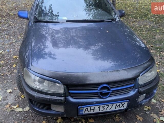 Синий Опель Омега, объемом двигателя 2 л и пробегом 300 тыс. км за 2000 $, фото 2 на Automoto.ua