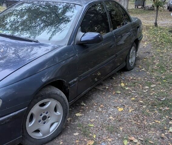 Опель Омега 1996 в Краматорске на Automoto.ua Синий Опель Омега, объемом двигателя 2 л и пробегом 300 тыс. км за 2500 $, фото 5 на Automoto.ua