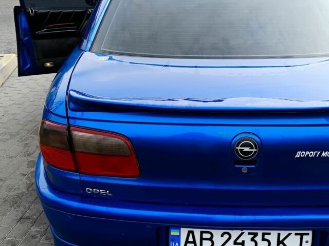 Синий Опель Омега, объемом двигателя 2 л и пробегом 2 тыс. км за 2300 $, фото 3 на Automoto.ua
