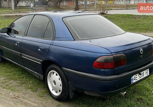 Синий Опель Омега, объемом двигателя 2 л и пробегом 320 тыс. км за 2577 $, фото 8 на Automoto.ua