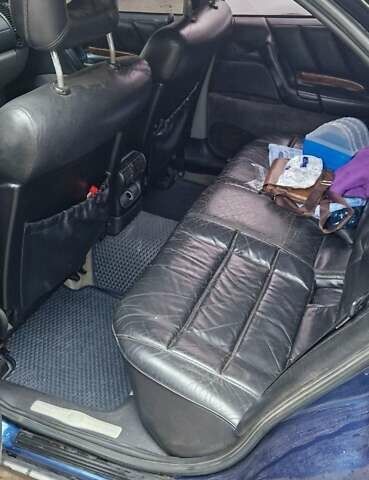 Синий Опель Омега, объемом двигателя 2 л и пробегом 300 тыс. км за 2000 $, фото 1 на Automoto.ua