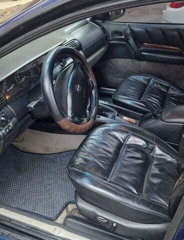 Синий Опель Омега, объемом двигателя 2 л и пробегом 300 тыс. км за 2000 $, фото 2 на Automoto.ua