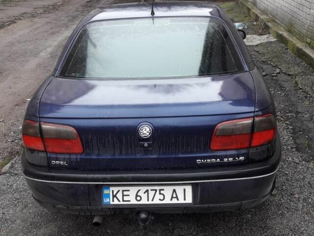 Синій Опель Омега, об'ємом двигуна 2.5 л та пробігом 250 тис. км за 2300 $, фото 5 на Automoto.ua