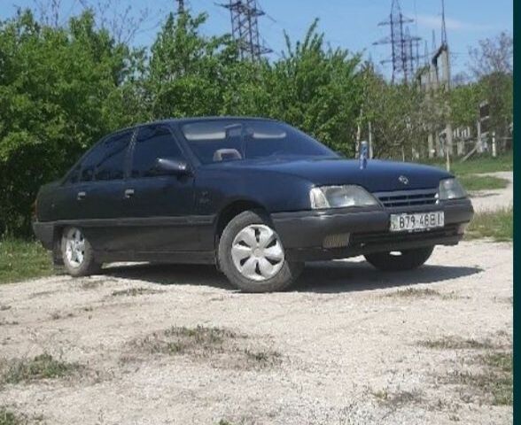 Синій Опель Омега, об'ємом двигуна 2 л та пробігом 400 тис. км за 1000 $, фото 3 на Automoto.ua
