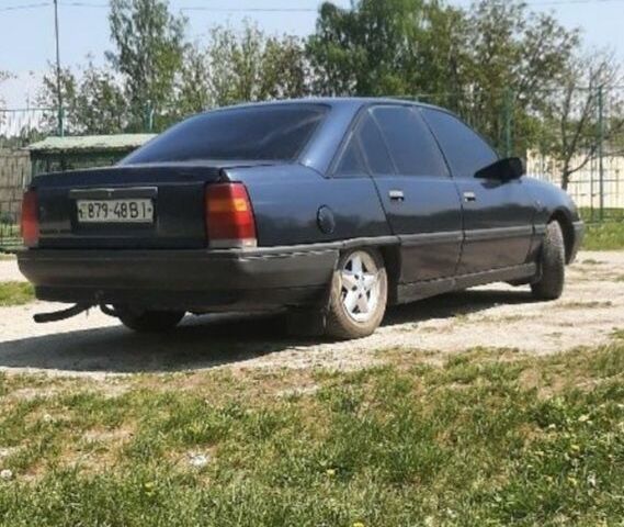 Синий Опель Омега, объемом двигателя 2 л и пробегом 400 тыс. км за 1150 $, фото 4 на Automoto.ua