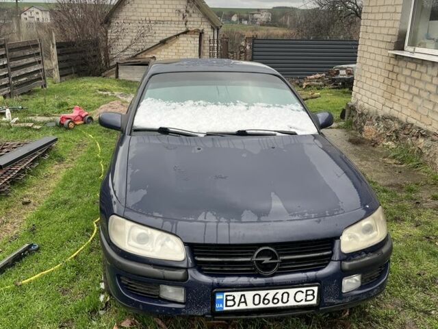 Синій Опель Омега, об'ємом двигуна 2 л та пробігом 360 тис. км за 1700 $, фото 4 на Automoto.ua