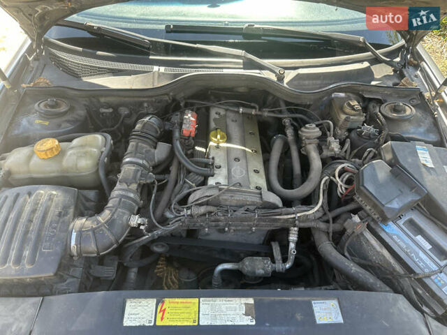 Синій Опель Омега, об'ємом двигуна 2 л та пробігом 295 тис. км за 2900 $, фото 14 на Automoto.ua