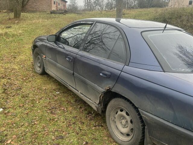Синій Опель Омега, об'ємом двигуна 2 л та пробігом 412 тис. км за 1200 $, фото 1 на Automoto.ua