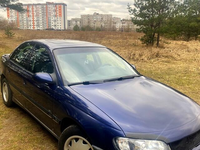 Синий Опель Омега, объемом двигателя 2 л и пробегом 270 тыс. км за 2500 $, фото 2 на Automoto.ua