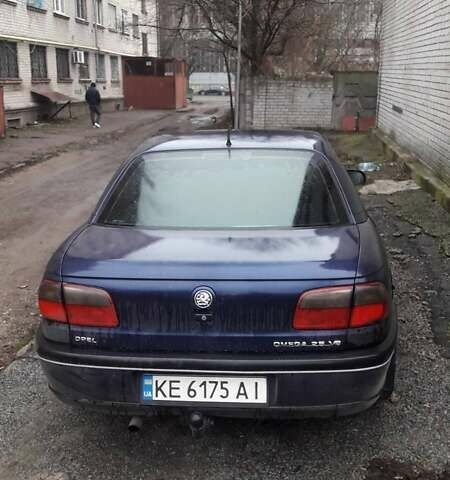 Синій Опель Омега, об'ємом двигуна 2.5 л та пробігом 250 тис. км за 2300 $, фото 1 на Automoto.ua