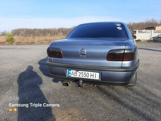 Синий Опель Омега, объемом двигателя 2 л и пробегом 350 тыс. км за 3300 $, фото 8 на Automoto.ua
