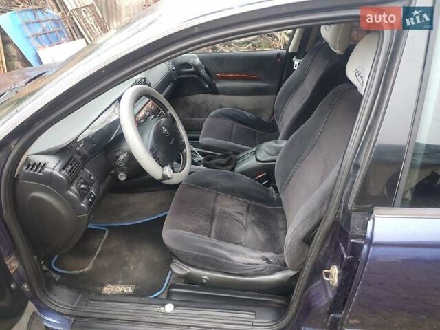 Синій Опель Омега, об'ємом двигуна 2 л та пробігом 370 тис. км за 2800 $, фото 8 на Automoto.ua