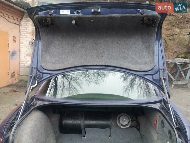 Синій Опель Омега, об'ємом двигуна 2 л та пробігом 294 тис. км за 2000 $, фото 4 на Automoto.ua