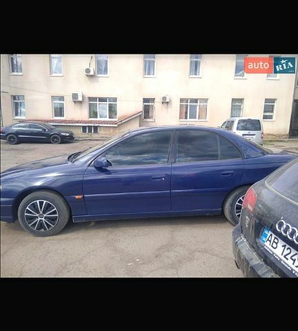 Синий Опель Омега, объемом двигателя 2 л и пробегом 250 тыс. км за 2600 $, фото 3 на Automoto.ua