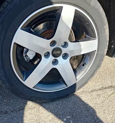 Синий Опель Омега, объемом двигателя 3 л и пробегом 350 тыс. км за 4500 $, фото 11 на Automoto.ua