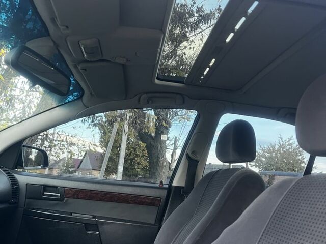 Синий Опель Омега, объемом двигателя 2.2 л и пробегом 233 тыс. км за 2750 $, фото 11 на Automoto.ua