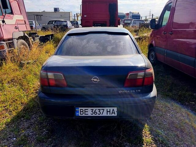 Синий Опель Омега, объемом двигателя 2.5 л и пробегом 200 тыс. км за 4500 $, фото 9 на Automoto.ua