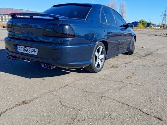 Синий Опель Омега, объемом двигателя 2 л и пробегом 350 тыс. км за 4500 $, фото 22 на Automoto.ua