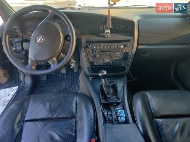 Синий Опель Омега, объемом двигателя 2.17 л и пробегом 340 тыс. км за 4400 $, фото 13 на Automoto.ua