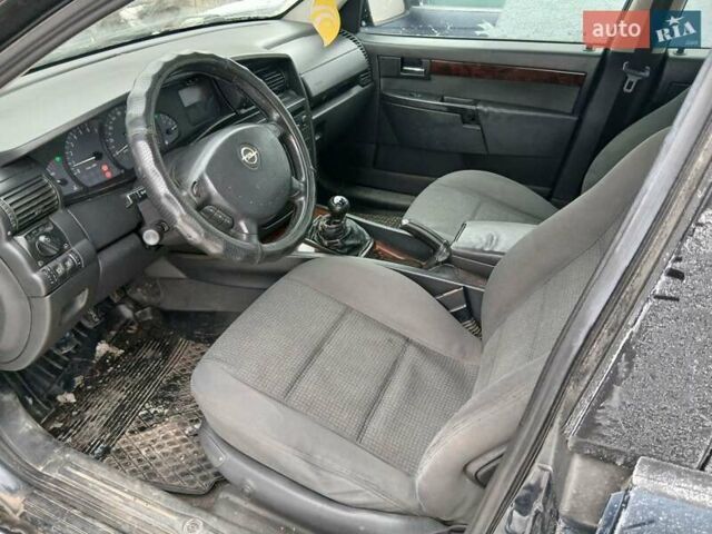 Синий Опель Омега, объемом двигателя 2.2 л и пробегом 333 тыс. км за 2300 $, фото 17 на Automoto.ua