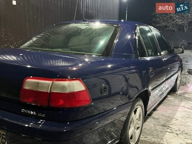 Синій Опель Омега, об'ємом двигуна 2.2 л та пробігом 368 тис. км за 3000 $, фото 2 на Automoto.ua