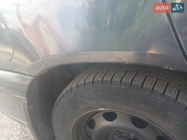 Синий Опель Омега, объемом двигателя 2.2 л и пробегом 668 тыс. км за 2500 $, фото 13 на Automoto.ua