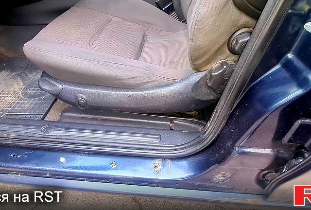 Синий Опель Омега, объемом двигателя 2.2 л и пробегом 500 тыс. км за 2499 $, фото 12 на Automoto.ua