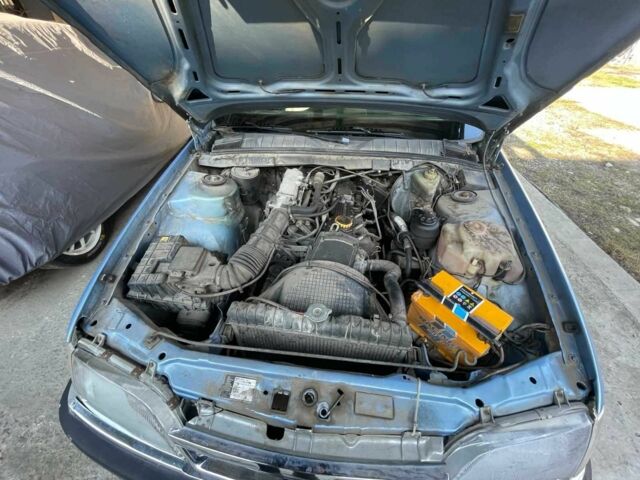 Синий Опель Омега, объемом двигателя 1.8 л и пробегом 308 тыс. км за 1200 $, фото 5 на Automoto.ua