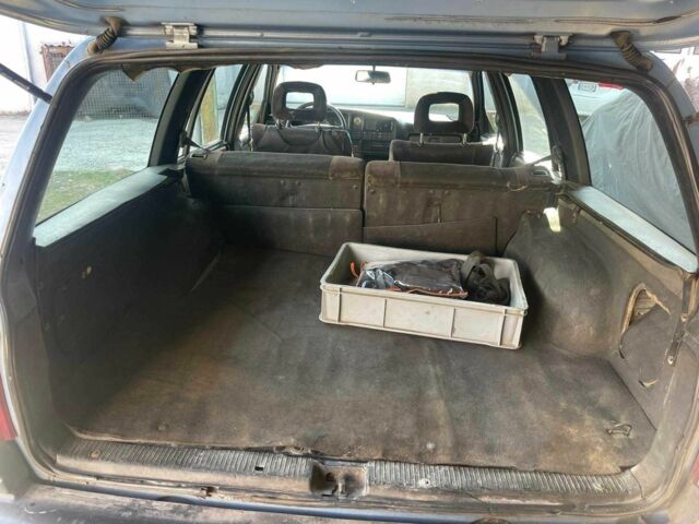 Синий Опель Омега, объемом двигателя 1.8 л и пробегом 308 тыс. км за 1200 $, фото 8 на Automoto.ua