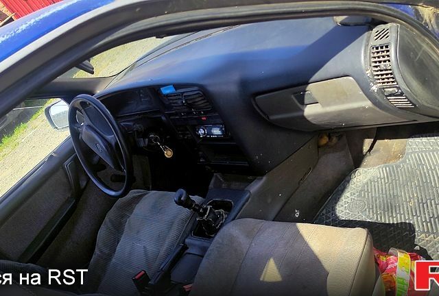 Опель Омега 1987 в Луцке на Automoto.ua Синий Опель Омега, объемом двигателя 1.8 л и пробегом 300 тыс. км за 370 $, фото 2 на Automoto.ua