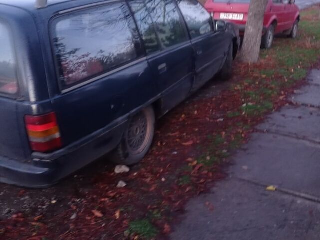 Опель Омега 1988 в Софиевке на Automoto.ua Синий Опель Омега, объемом двигателя 2 л и пробегом 500 тыс. км за 831 $, фото 1 на Automoto.ua