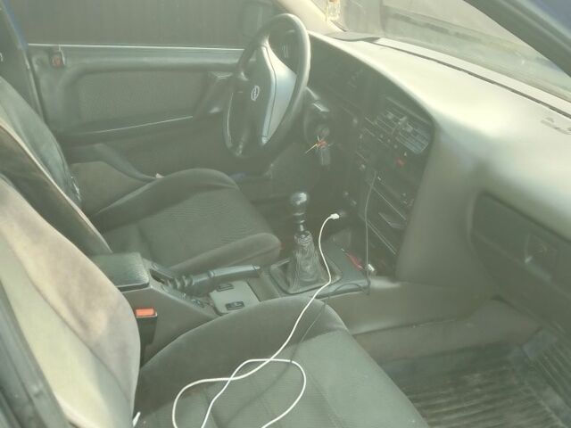 Синій Опель Омега, об'ємом двигуна 2 л та пробігом 400 тис. км за 1150 $, фото 4 на Automoto.ua