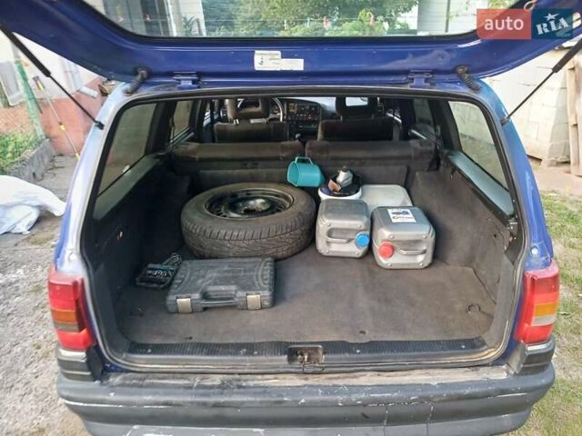 Синий Опель Омега, объемом двигателя 2 л и пробегом 420 тыс. км за 950 $, фото 8 на Automoto.ua