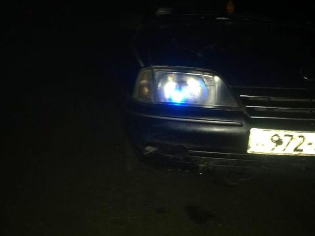 Синий Опель Омега, объемом двигателя 18 л и пробегом 250 тыс. км за 600 $, фото 7 на Automoto.ua