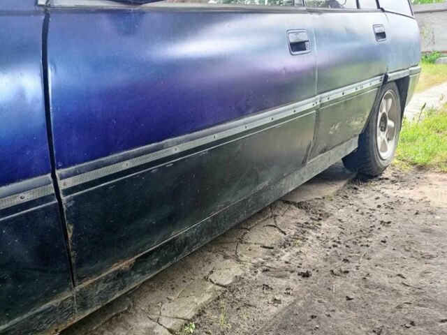 Синий Опель Омега, объемом двигателя 2 л и пробегом 350 тыс. км за 950 $, фото 7 на Automoto.ua