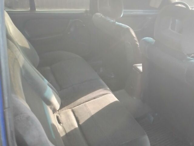 Синій Опель Омега, об'ємом двигуна 2 л та пробігом 400 тис. км за 1150 $, фото 3 на Automoto.ua