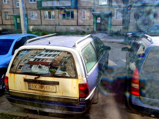 Синій Опель Омега, об'ємом двигуна 2 л та пробігом 500 тис. км за 460 $, фото 3 на Automoto.ua