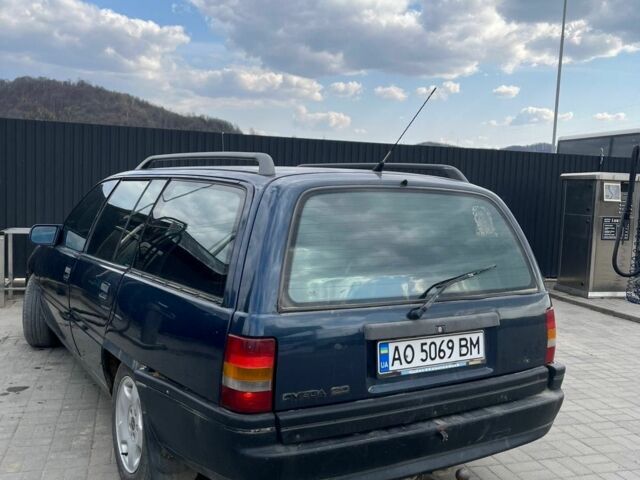 Синий Опель Омега, объемом двигателя 2 л и пробегом 400 тыс. км за 750 $, фото 6 на Automoto.ua