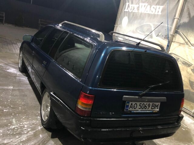 Синий Опель Омега, объемом двигателя 2 л и пробегом 400 тыс. км за 750 $, фото 3 на Automoto.ua