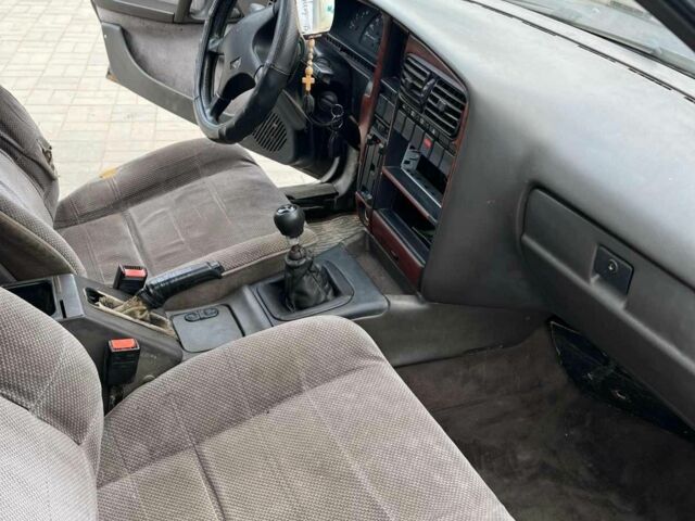 Синий Опель Омега, объемом двигателя 2 л и пробегом 400 тыс. км за 750 $, фото 4 на Automoto.ua