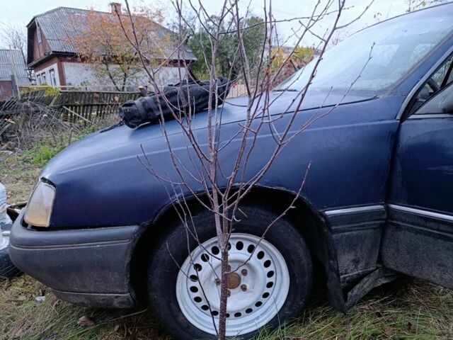 Синій Опель Омега, об'ємом двигуна 2 л та пробігом 120 тис. км за 400 $, фото 7 на Automoto.ua