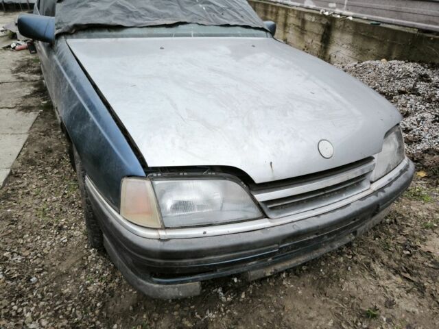 Синий Опель Омега, объемом двигателя 0 л и пробегом 250 тыс. км за 24 $, фото 1 на Automoto.ua