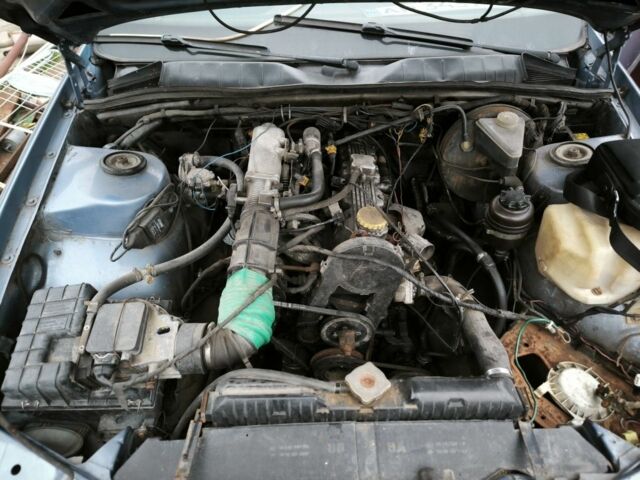 Синий Опель Омега, объемом двигателя 0 л и пробегом 250 тыс. км за 24 $, фото 5 на Automoto.ua