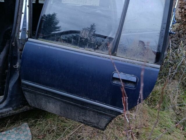 Синій Опель Омега, об'ємом двигуна 2 л та пробігом 120 тис. км за 400 $, фото 5 на Automoto.ua