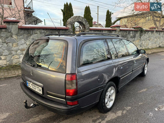 Синий Опель Омега, объемом двигателя 2 л и пробегом 335 тыс. км за 1599 $, фото 9 на Automoto.ua